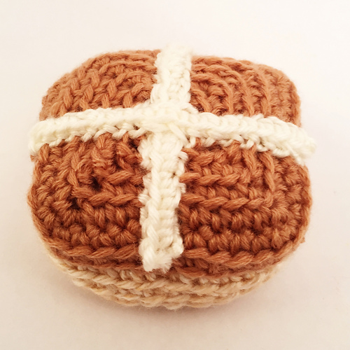Ravelry Easter Hot Cross Bun Amigurumi Pattern By Dee Osmond