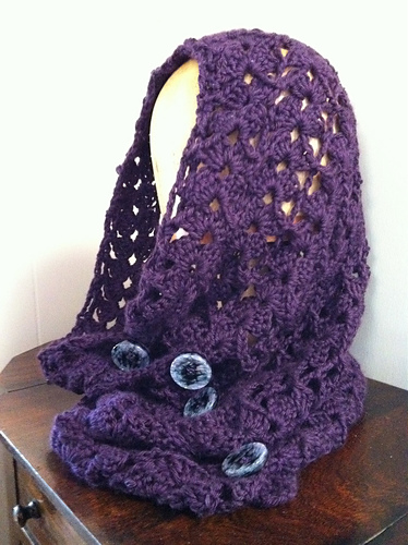 Royaltea Buttoned Snood
