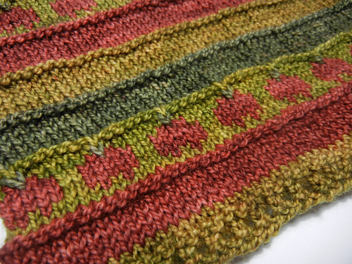 Apple Daze Cowl