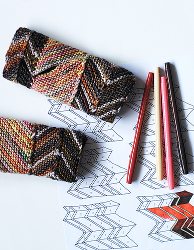 Color by Number Zig-Zag Mitts