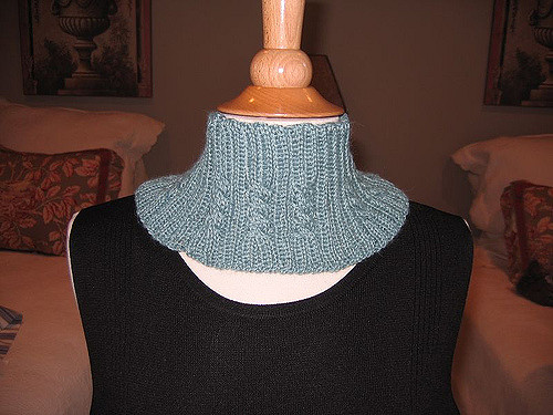 Rib and Cable Quartet: Gaiter