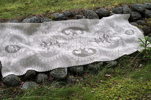 Table Scarf in Filet Crochet