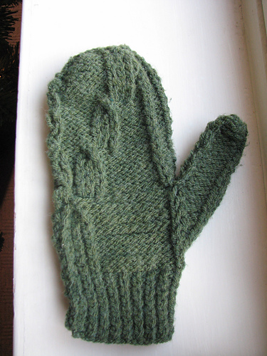 Cabled Mittens