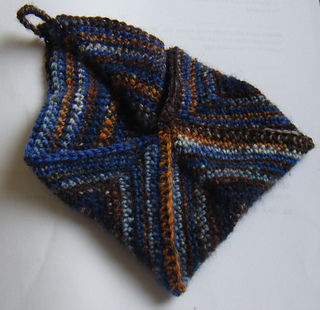Ravelry: Treasure Pouch pattern by Clare Blowers