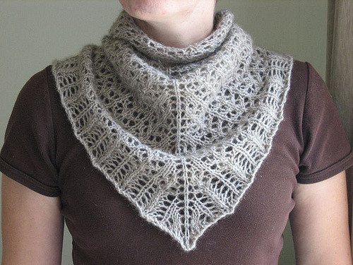 Little Arrowhead Shawl photo 2