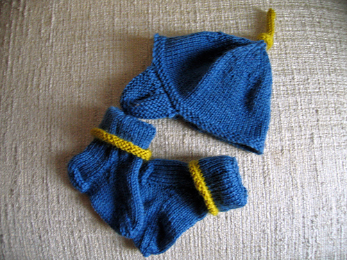 Hat with Topknot & Socks