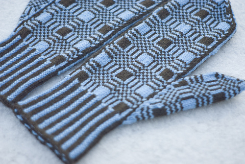 Short Circuit Mittens