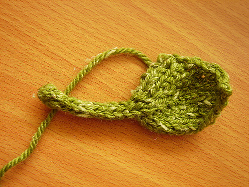 Simple Knitted Rose & Leaf photo 2