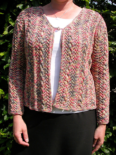 #03 Swingerjacke mit Zopf-Lochstreifen