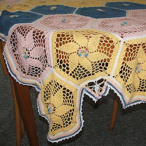 Pinwheels and Posies Table Cover