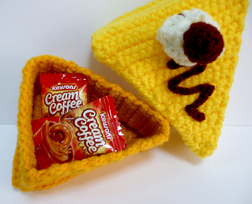 Functional Mango Cake Holder