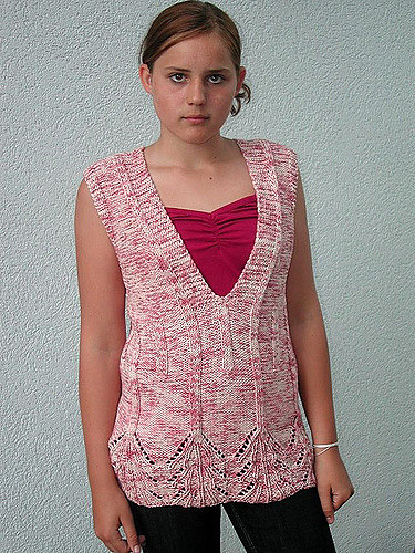 Ravelry: 107-26 Top with Rib and lace pattern pattern by DROPS design