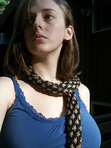 Two-Tone Knit Checked Scarf