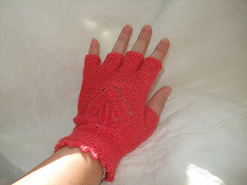 Cashmere Aran Leaf Motif Fingerless Gloves