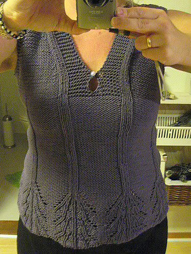Ravelry: 107-26 Top with Rib and lace pattern pattern by DROPS design
