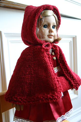 A small decorative cape for amigurumi or doll