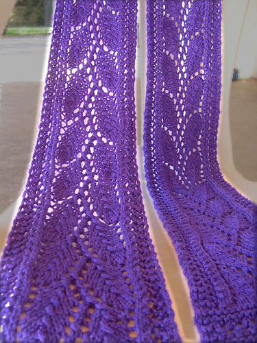 Yarn Closet's Leaf Scarf