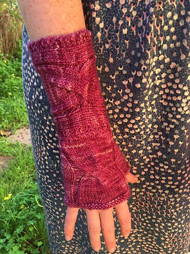 Licorice Twist Mitts