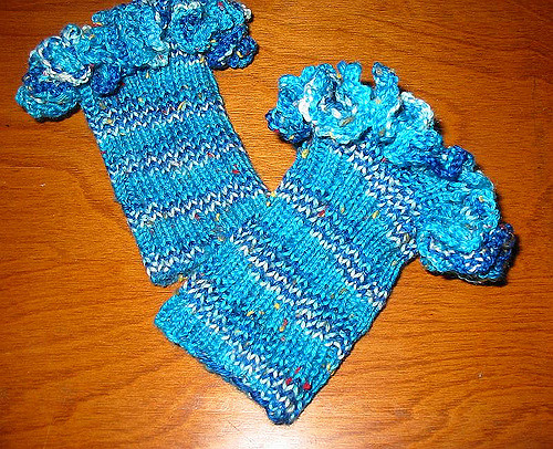 Vieux Rouets Ruffled Wrist Warmers photo 2