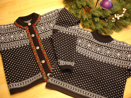 14702 Sirdal Child's Cardigan