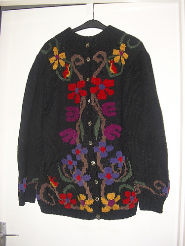 Ravelry: Hungarian Cardigan pattern by Edina Ronay 