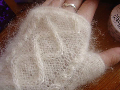 Snowdrop Fingerless Gloves photo 4