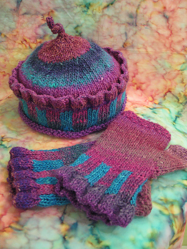 Cupcake Hat & Fingerless Gloves
