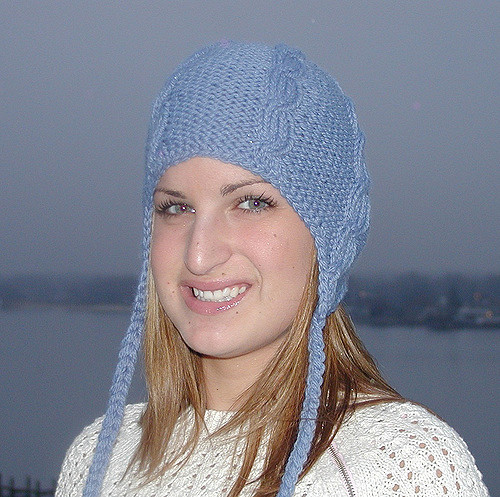 P608 Cabled Hat & Mittens