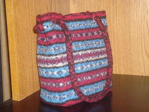 Felted tote with Fair Isle patterns photo 3