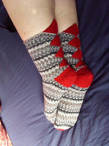 Damensocken, tolle Kontraste mit Linien und Zacken