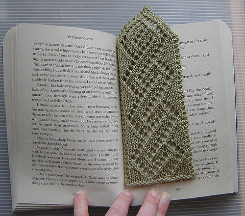 Cabled Lace Bookmark