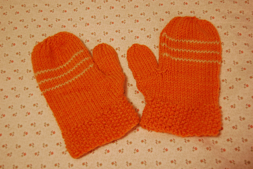 Smile and Wave Ref Mittens
