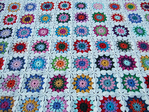 Blomster i snøen - bysolveiggFlickr