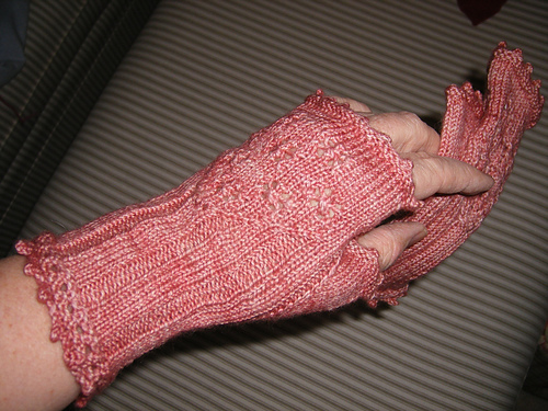 Lacy Mitts