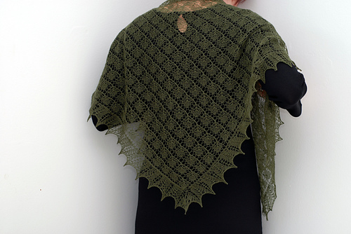 Triangular Scarf in Leaf Pattern
