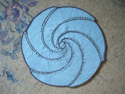 Baby Blue : : A spiral baby blanket