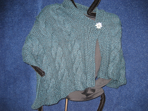 Asymmetric Cabled Wrap