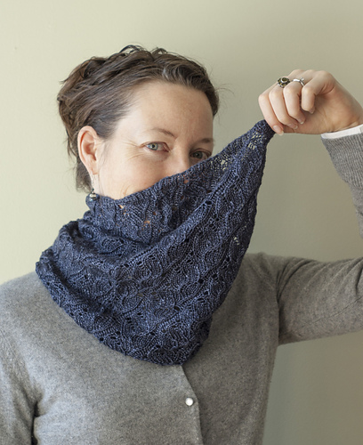 Mood Indigo Cowl
