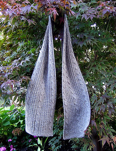 Three cable scarf, aran