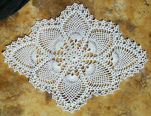 pineapple doily 7714