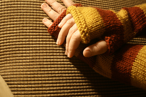 98-row Easy Fingerless Mitts