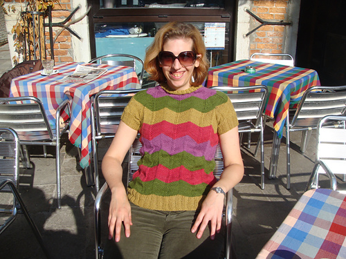 # 28 gestreifter Zackenmusterpulli mit Raglan
