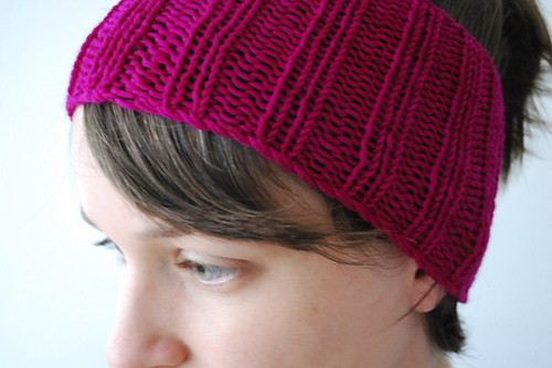 Quick Gifts 1: Ponytail Beanie photo 4