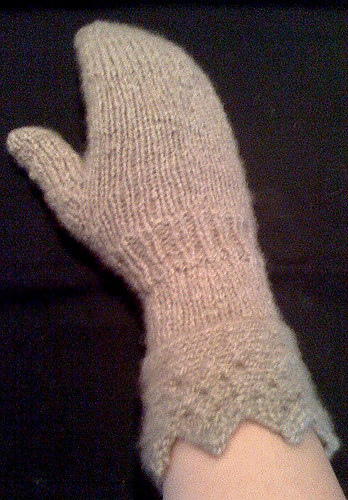 Lace Up Mittens