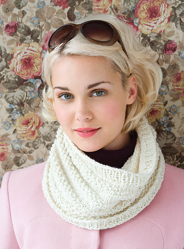 #05 Textured Cowl