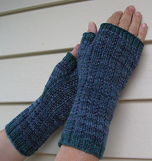Ravelry: Handed Yes, Fingered No - Mitts that Fit pattern by Ellen