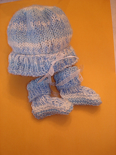 Blanket, Cap and Booties photo 1
