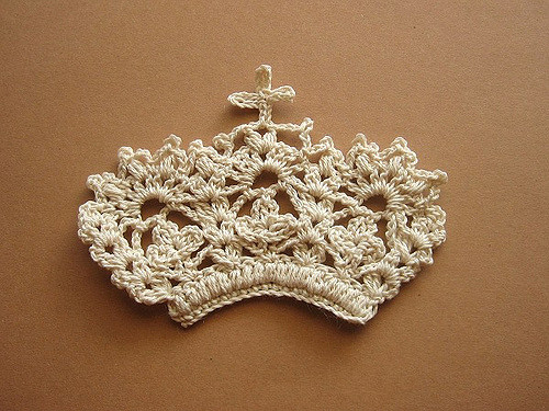 Crown of flower motif