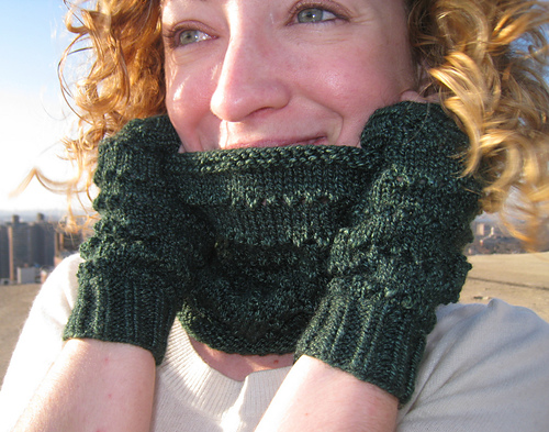 Erinn Fingerless Mitts & Cowl Set