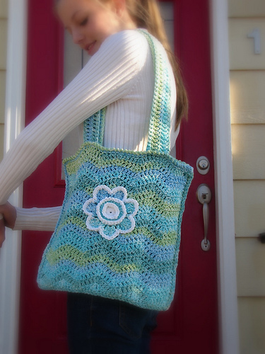 chevron stripes shoulder bag